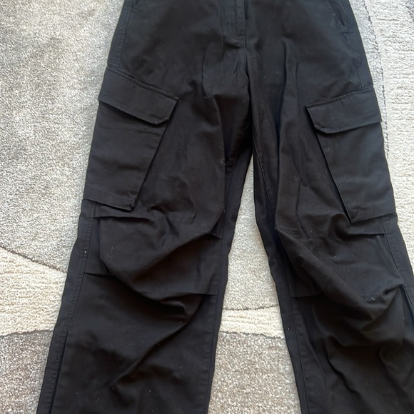 Kith black cotton cargo! Omg! Adjustable at the bottom. Oversized fit. - Picture 4 of 10